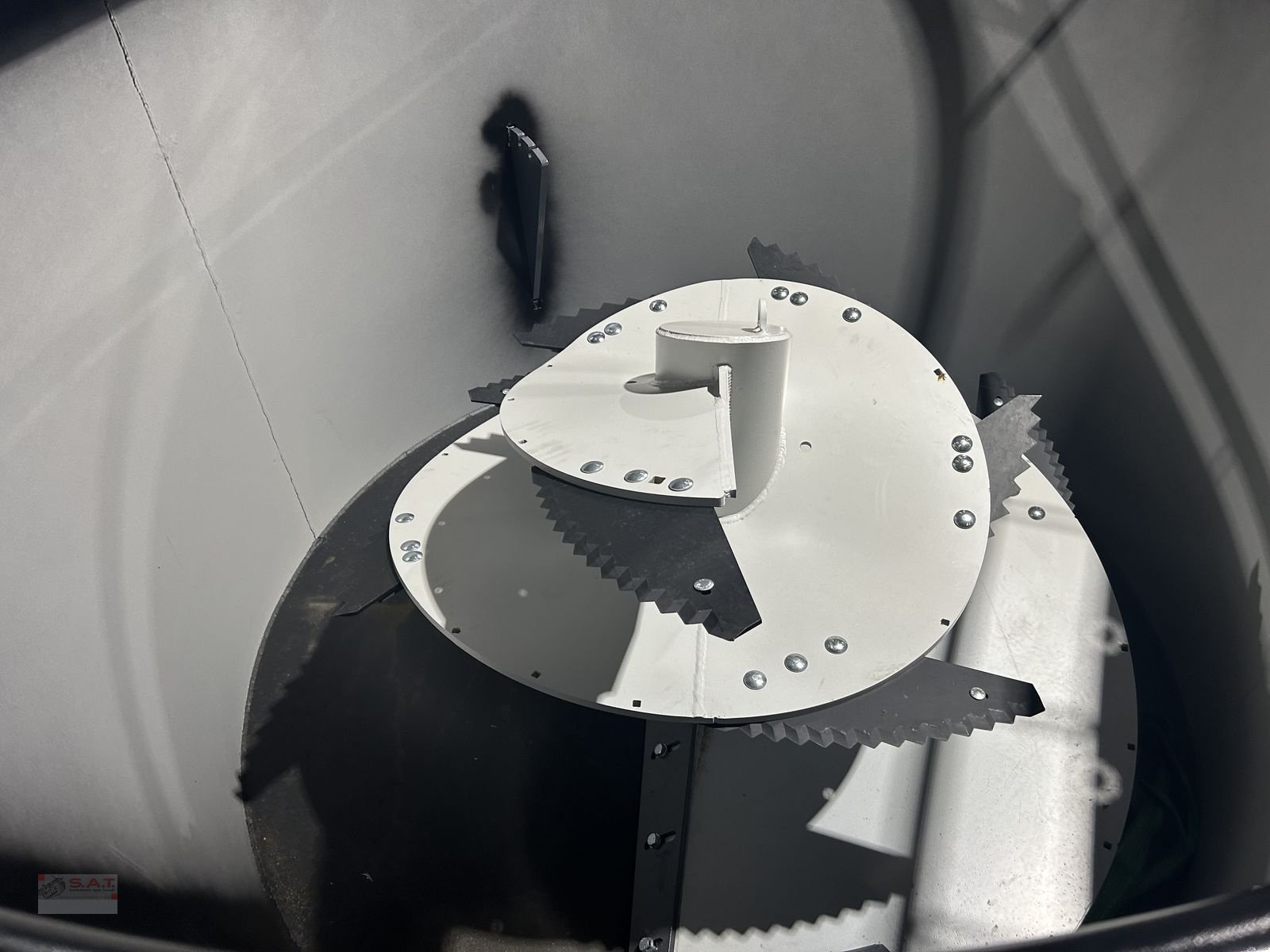 Futtermischwagen des Typs Sonstige Futtermischwagen FX 800 Black Edition, Neumaschine in Eberschwang (Bild 9)