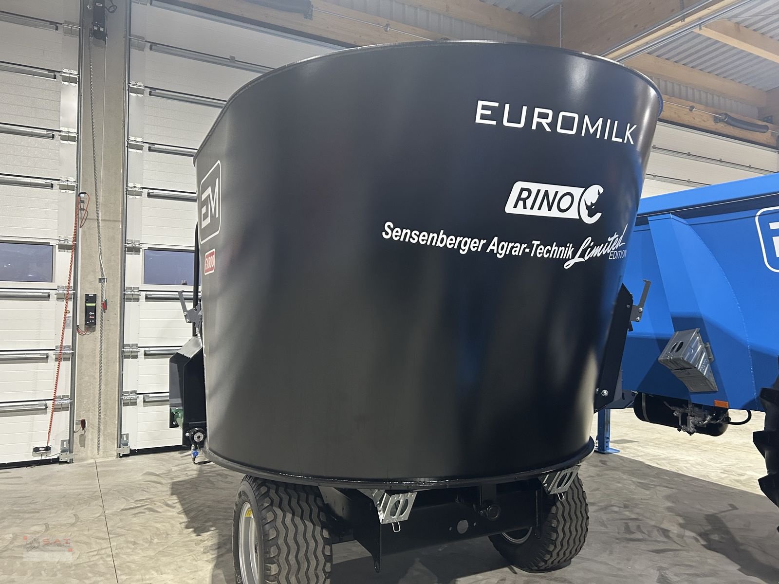 Futtermischwagen des Typs Sonstige Futtermischwagen FX 800 Black Edition, Neumaschine in Eberschwang (Bild 7)
