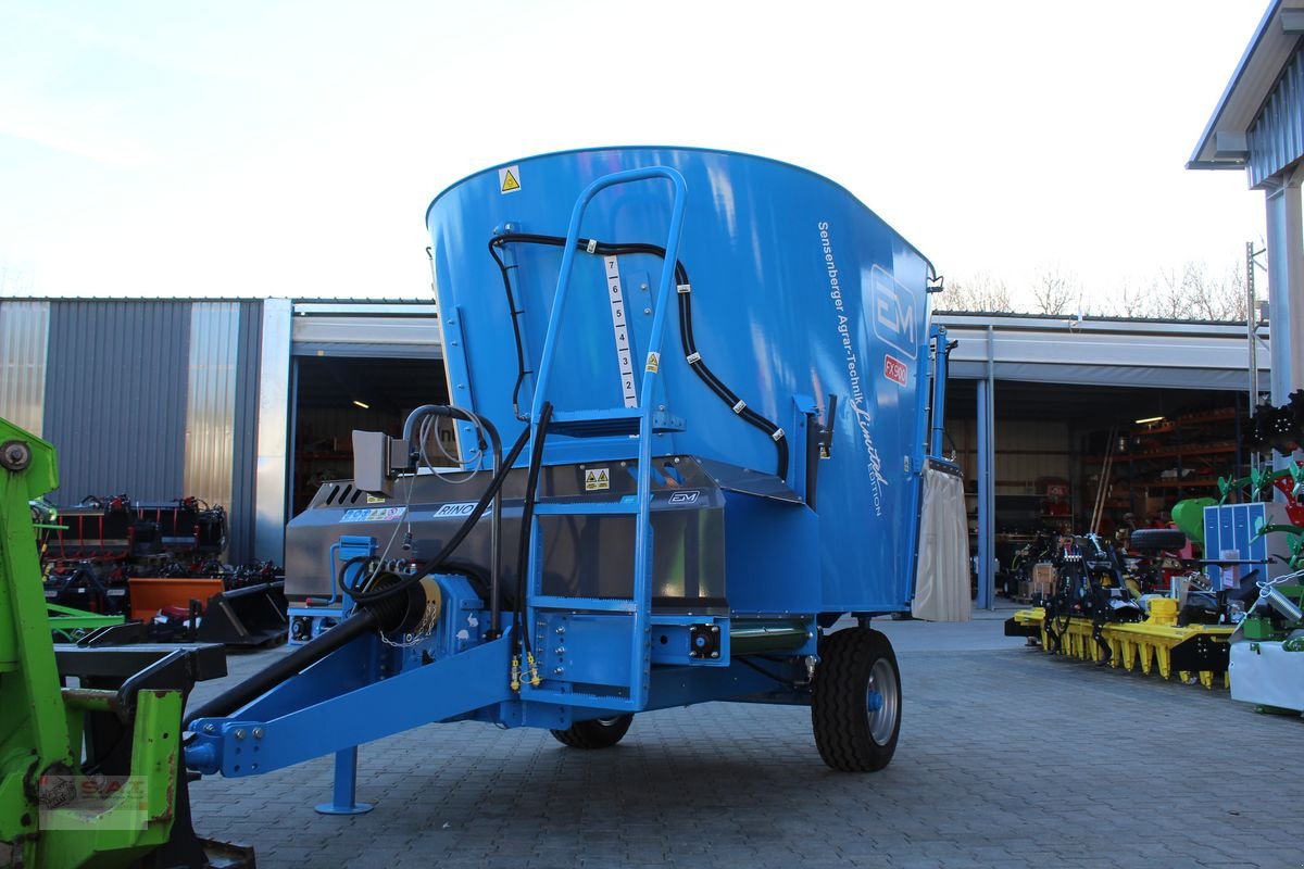 Futtermischwagen des Typs Sonstige Futtermischwagen Rino FX 900 Compact, Neumaschine in Eberschwang (Bild 19)