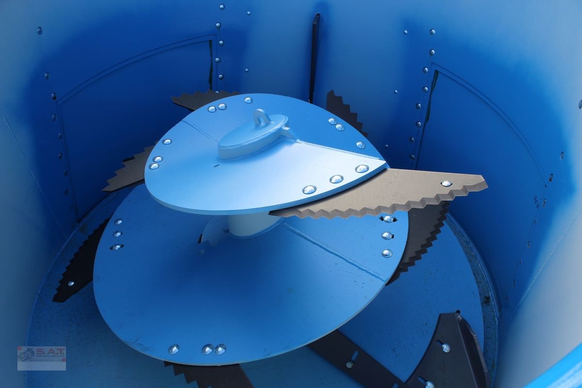 Futtermischwagen des Typs Sonstige Futtermischwagen Rino FX 900 Compact, Neumaschine in Eberschwang (Bild 5)