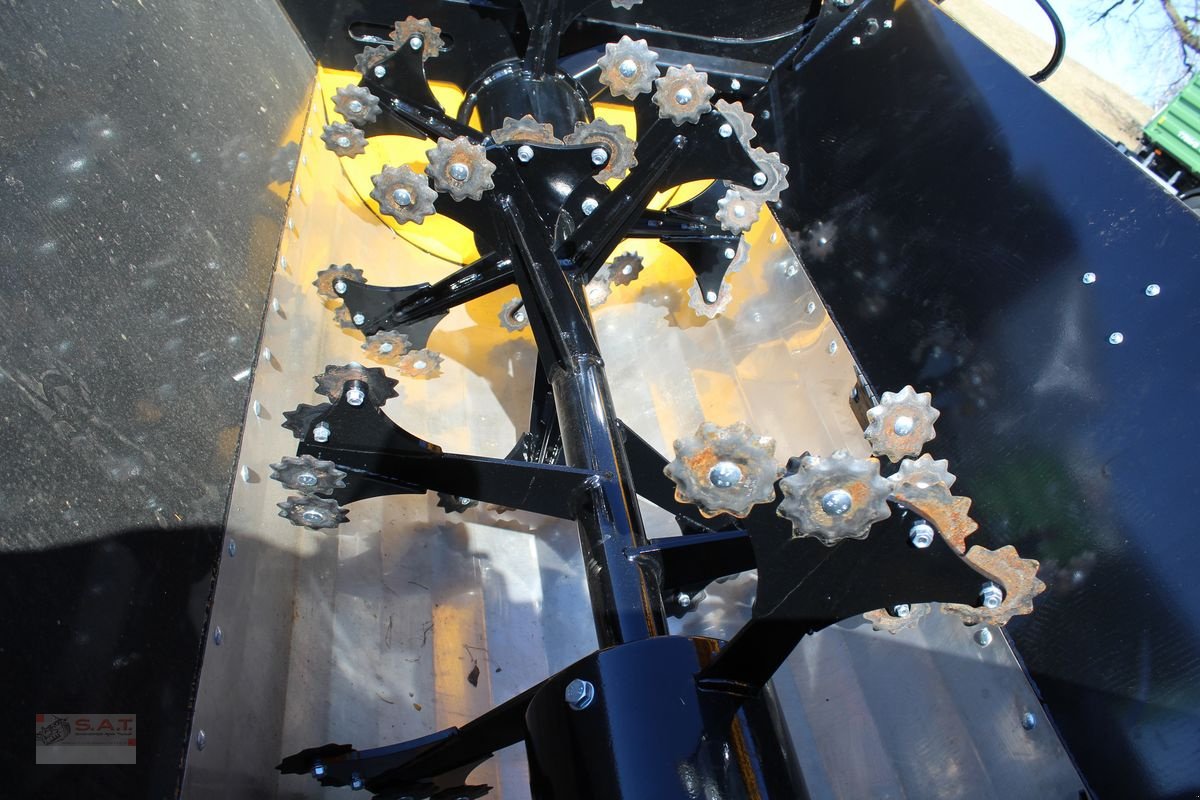 Futtermischwagen of the type Sonstige Futterverteilmischschaufel FMGT -2200, Neumaschine in Eberschwang (Picture 24)