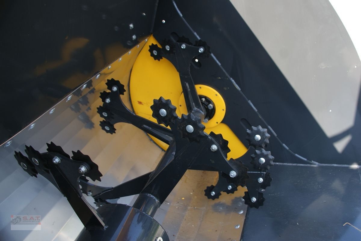 Futtermischwagen of the type Sonstige Futterverteilmischschaufel FMGT -2200, Neumaschine in Eberschwang (Picture 8)