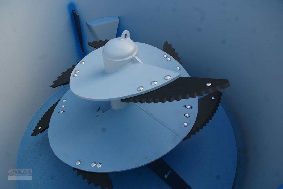 Futtermischwagen des Typs Sonstige FX 700-Futtermischwagen-NEU-6 Wochen LZ, Neumaschine in Eberschwang (Bild 10)