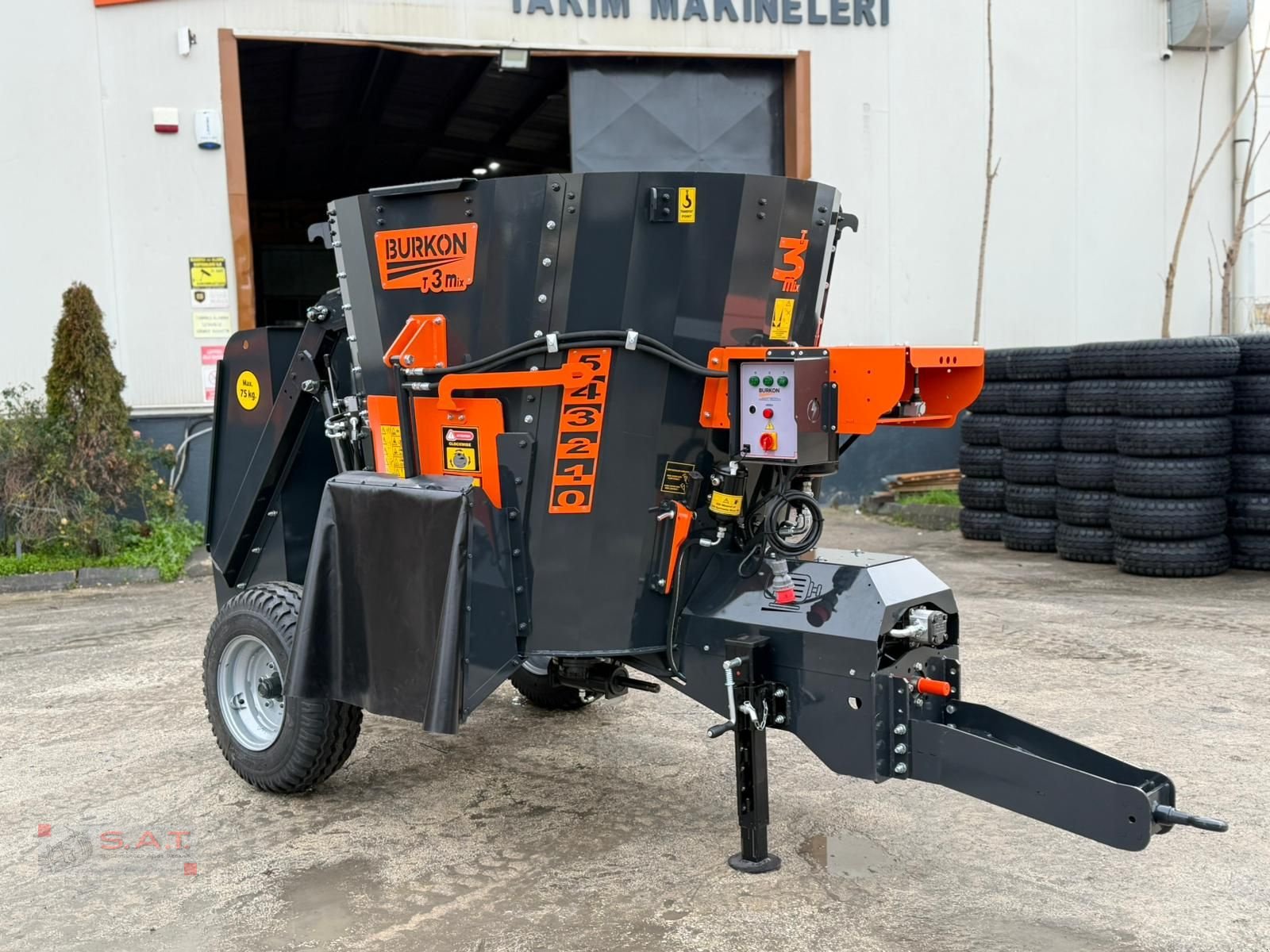 Futtermischwagen typu Sonstige Hybrid Mischer Burkon Line 4.0-Elektro-Traktor, Neumaschine v Eberschwang (Obrázek 11)