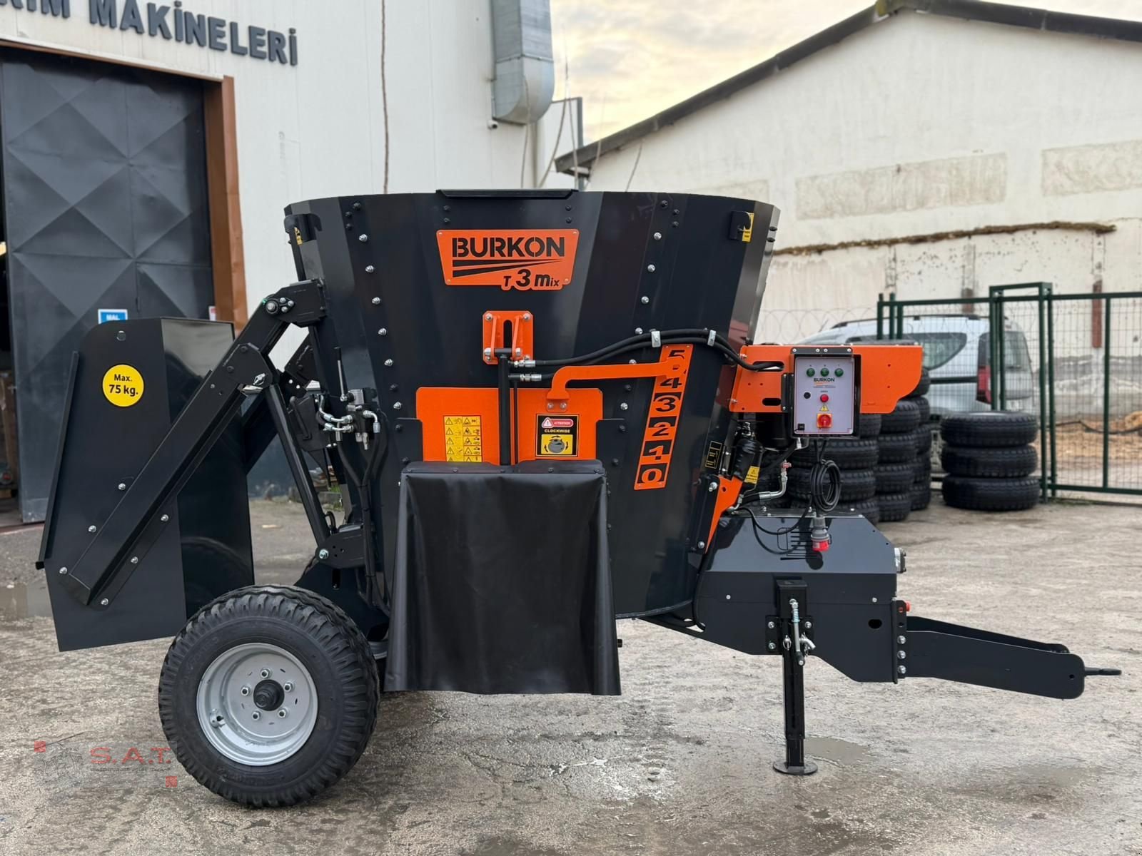 Futtermischwagen typu Sonstige Hybrid Mischer Burkon Line 4.0-Elektro-Traktor, Neumaschine v Eberschwang (Obrázek 14)