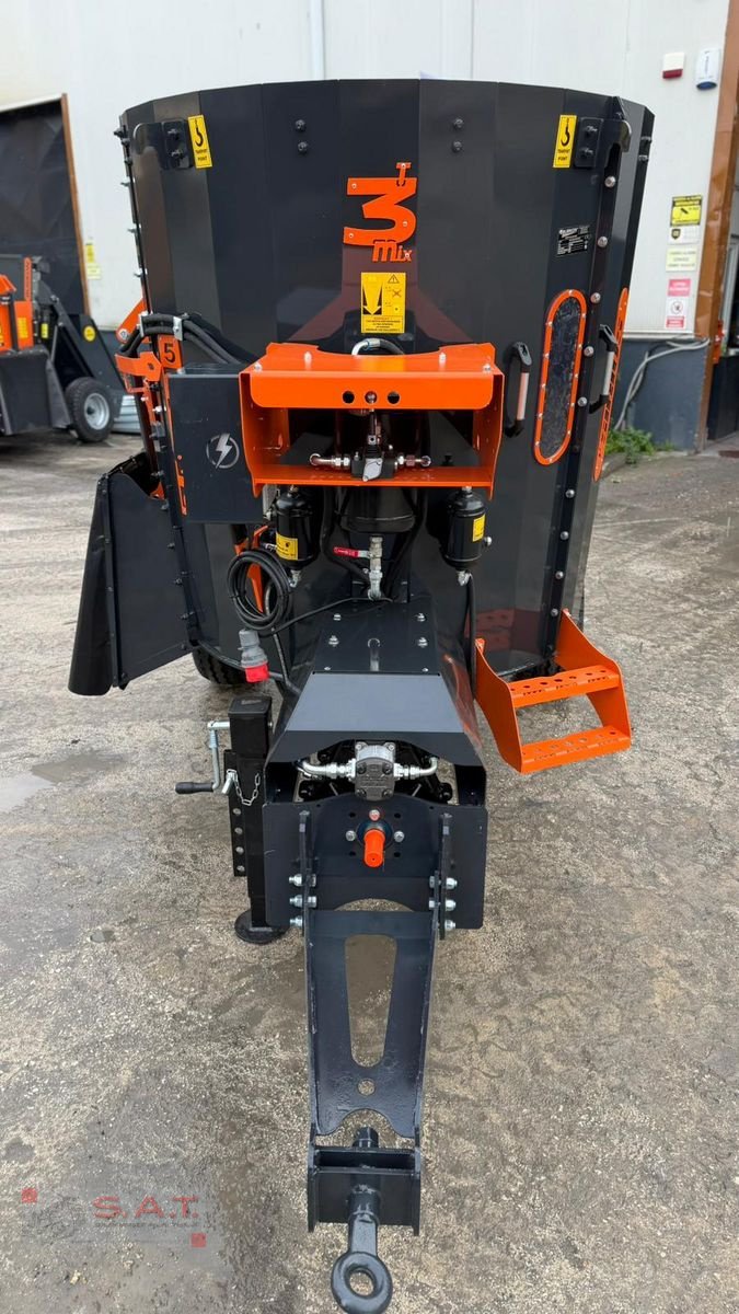 Futtermischwagen typu Sonstige Hybrid Mischer Burkon Line 4.0-Elektro-Traktor, Neumaschine v Eberschwang (Obrázek 15)