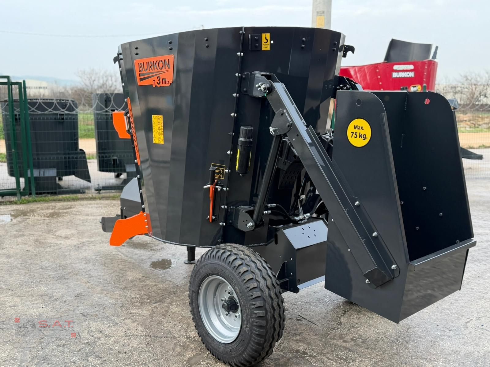 Futtermischwagen typu Sonstige Hybrid Mischer Burkon Line 4.0-Elektro-Traktor, Neumaschine v Eberschwang (Obrázek 9)