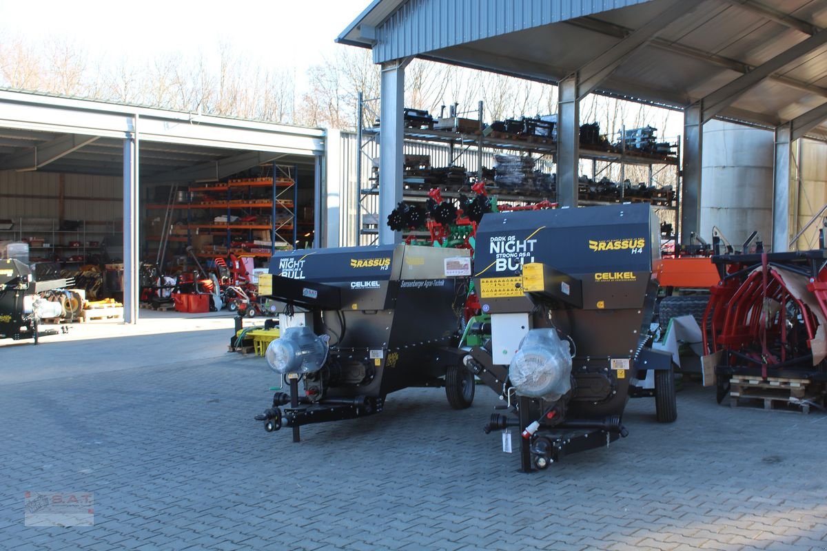 Futtermischwagen of the type Sonstige Rassus-Elektro-Traktor, Neumaschine in Eberschwang (Picture 3)