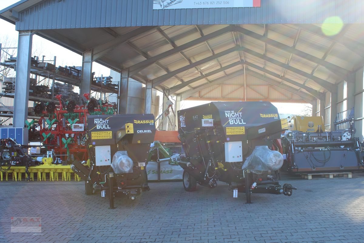 Futtermischwagen of the type Sonstige Rassus-Elektro-Traktor, Neumaschine in Eberschwang (Picture 2)