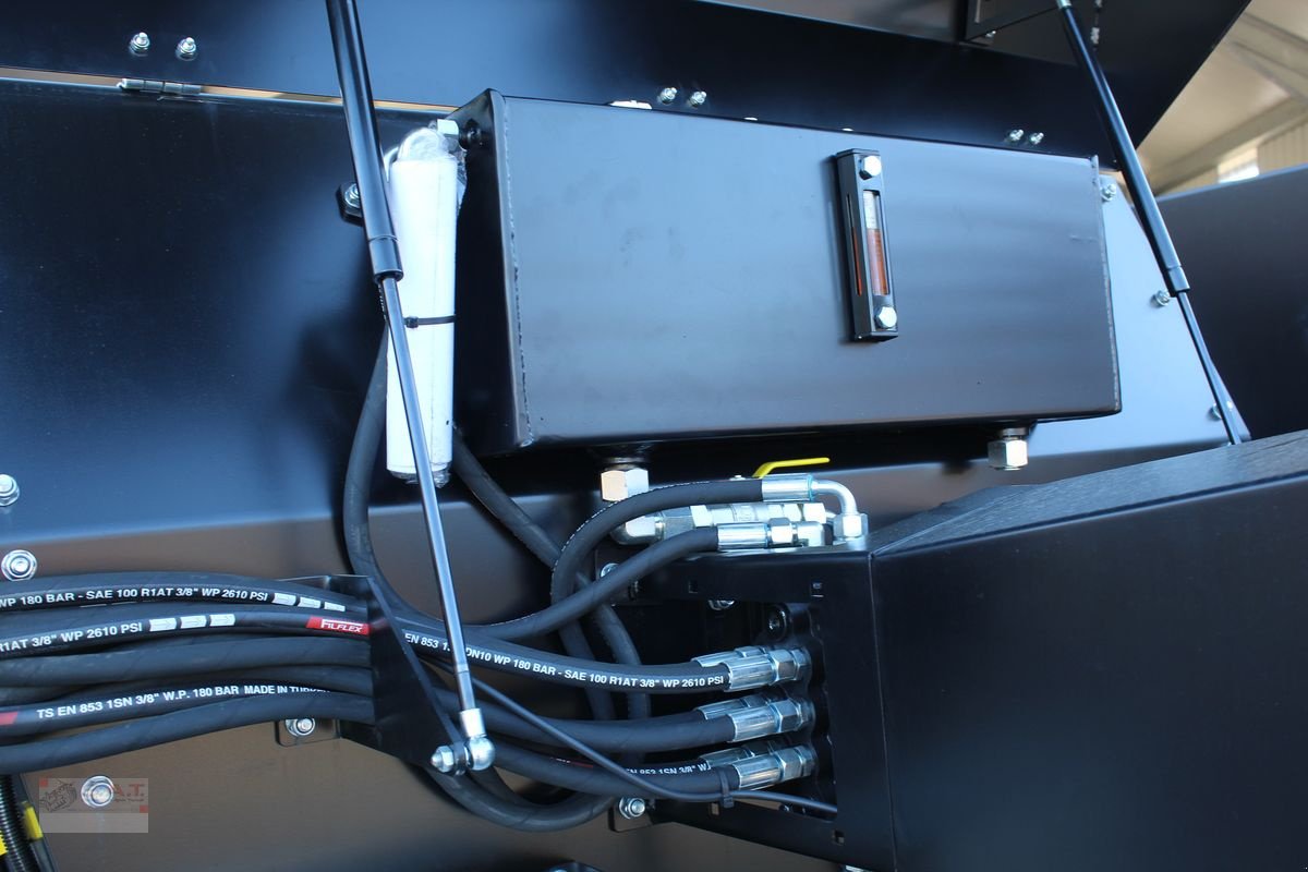 Futtermischwagen of the type Sonstige Rassus-Elektro-Traktor, Neumaschine in Eberschwang (Picture 12)