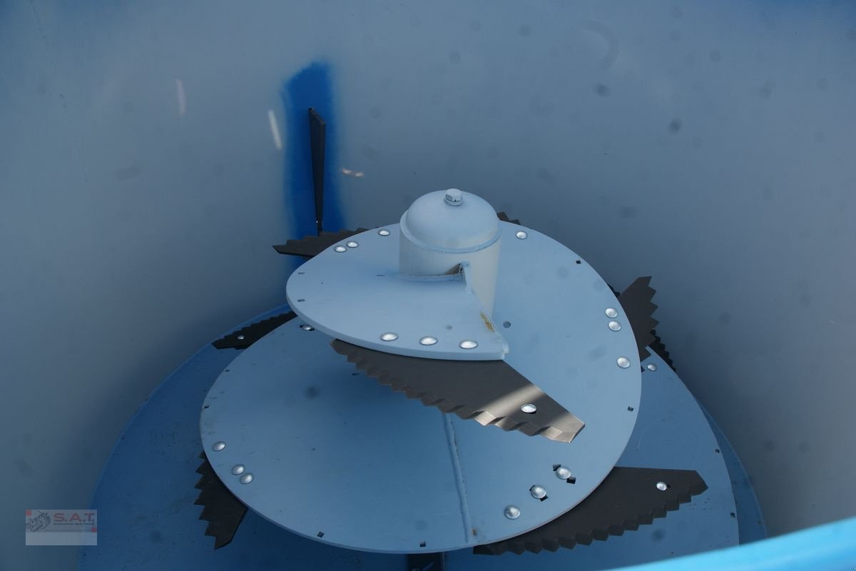 Futtermischwagen des Typs Sonstige Rino FX 800-Black Edition, Neumaschine in Eberschwang (Bild 8)