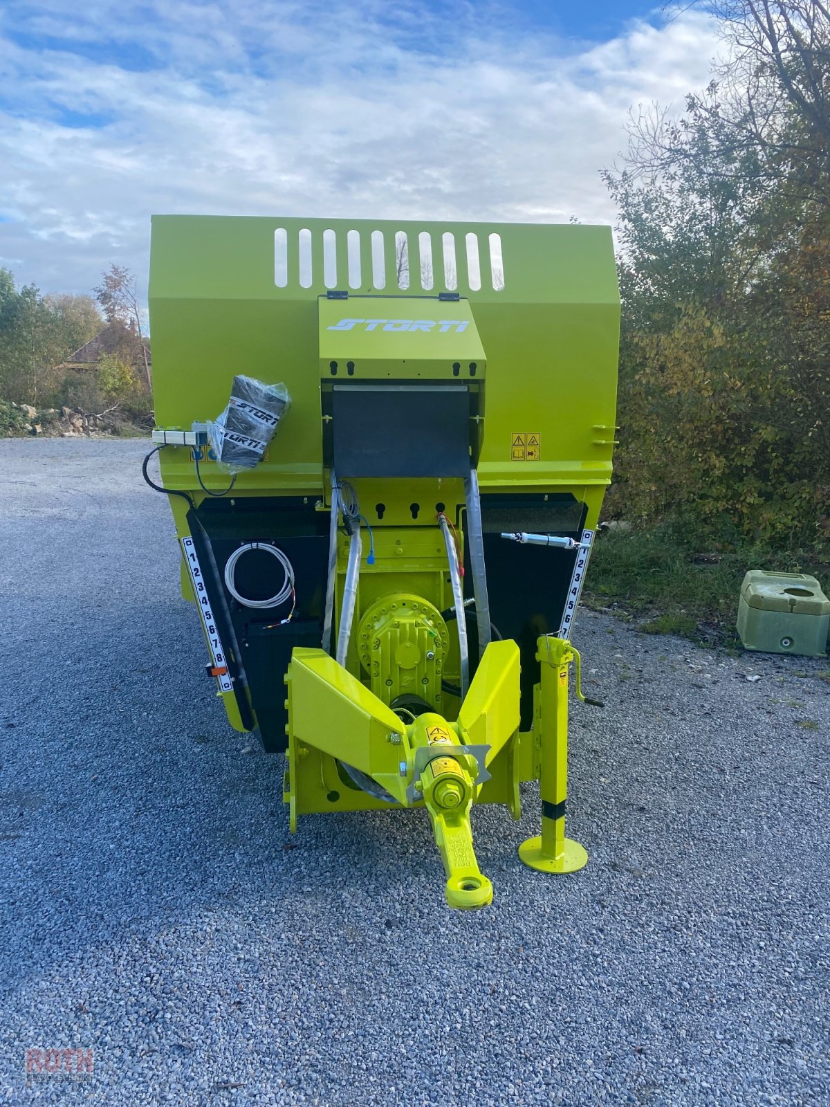 Futtermischwagen of the type Storti Boxer MT 150, Neumaschine in Untermünkheim (Picture 3)