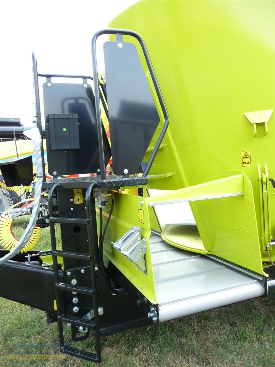 Futtermischwagen of the type Storti Dunker T2 210 S, Neumaschine in Rhaunen (Picture 2)