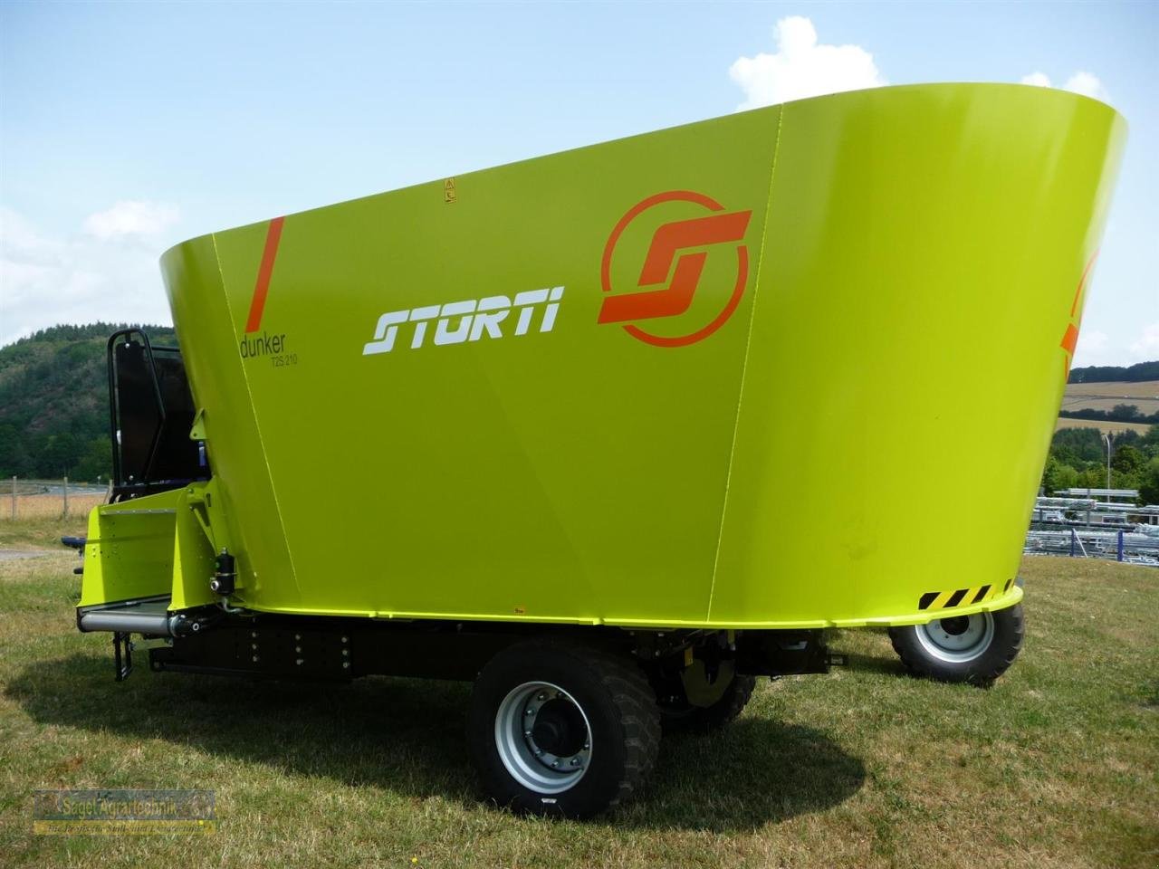 Futtermischwagen of the type Storti Dunker T2 210 S, Neumaschine in Rhaunen (Picture 3)