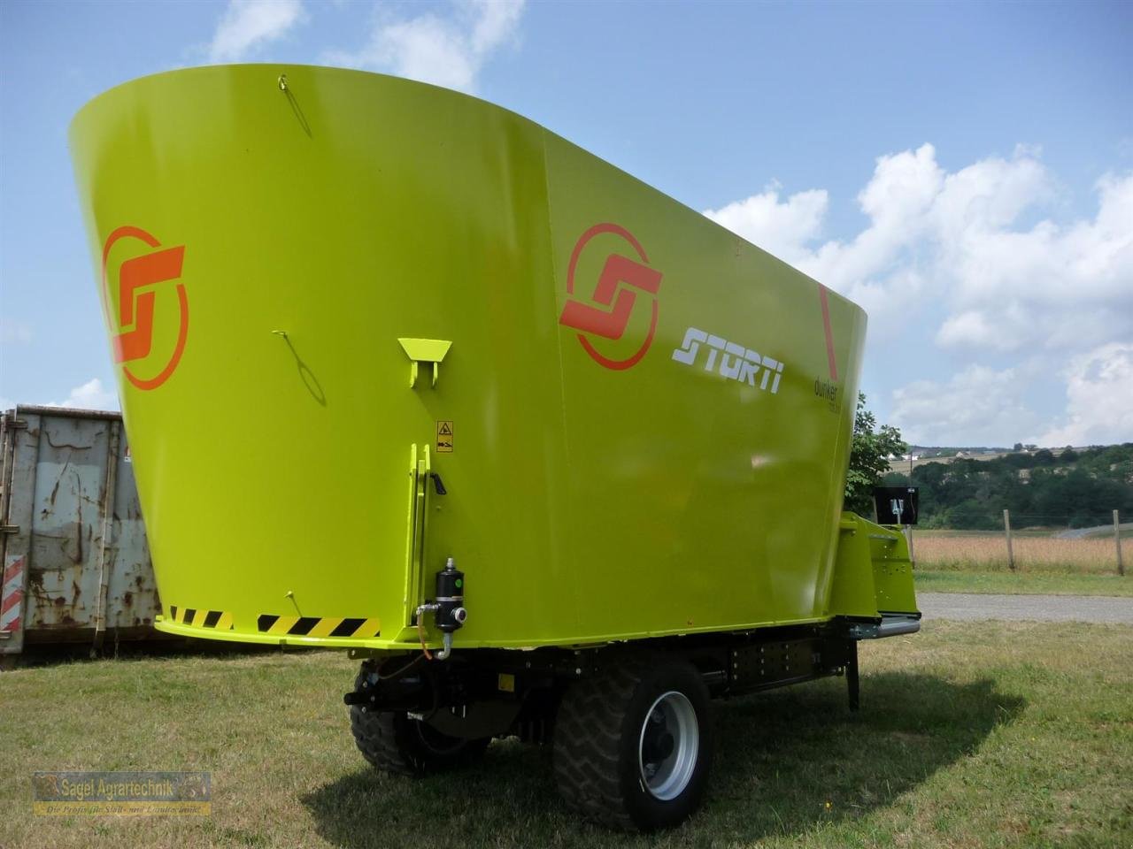 Futtermischwagen of the type Storti Dunker T2 210 S, Neumaschine in Rhaunen (Picture 5)