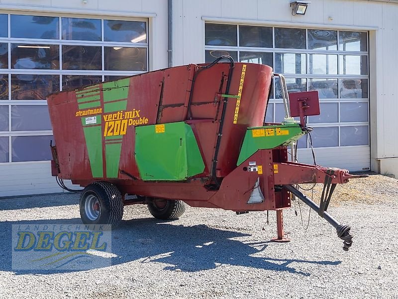 Strautmann Double 1200 VertiMix, Gebrauchtmaschine, Rok výroby: 2005 (Obrázek 1) Futtermischwagen typu Strautmann Double 1200 VertiMix, Gebrauchtmaschine v Feilitzsch (Obrázek 1)