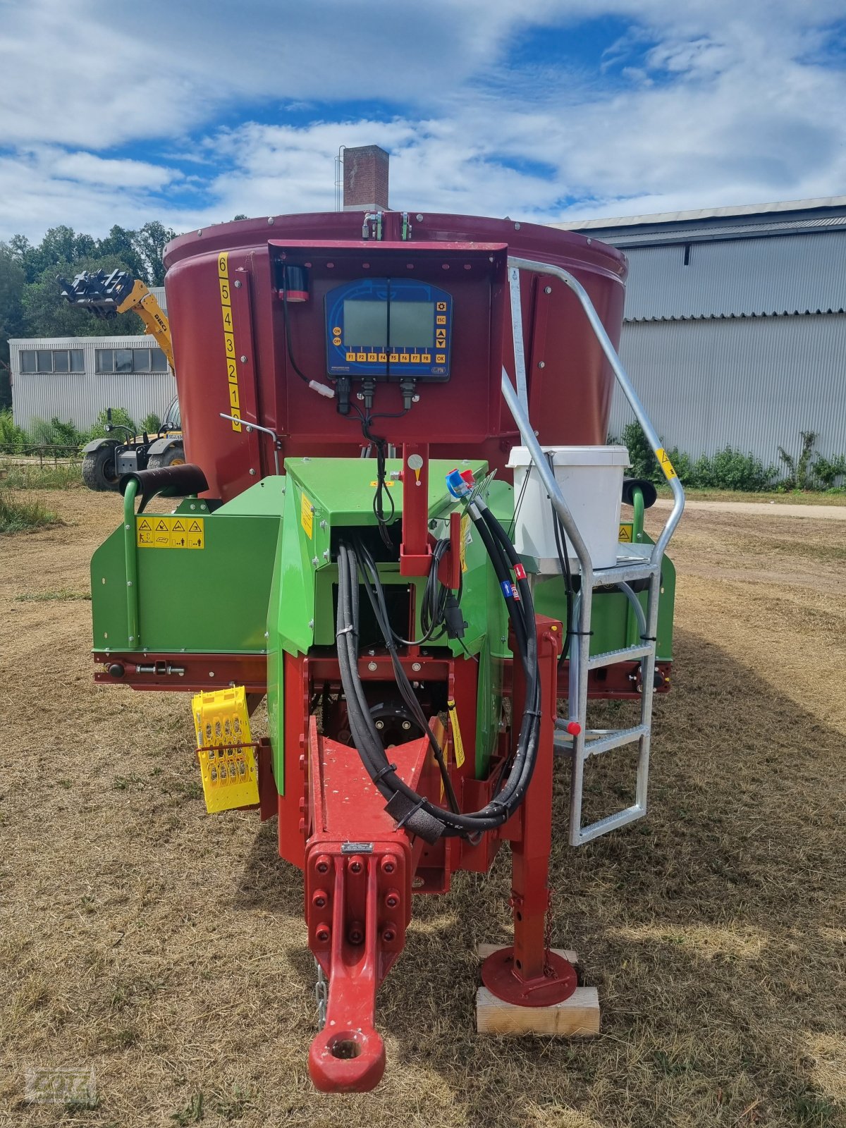 Futtermischwagen of the type Strautmann Verti-Mix 1801 D, Neumaschine in Schwabach Wolkersdorf (Picture 2)
