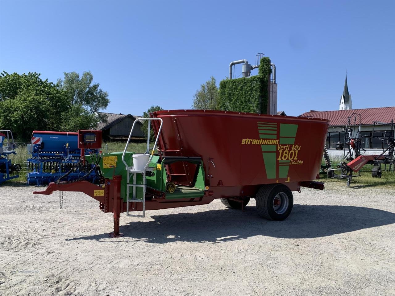 Futtermischwagen of the type Strautmann VERTI-MIX 1801DOUBLE, Neumaschine in Unterdietfurt (Picture 3)