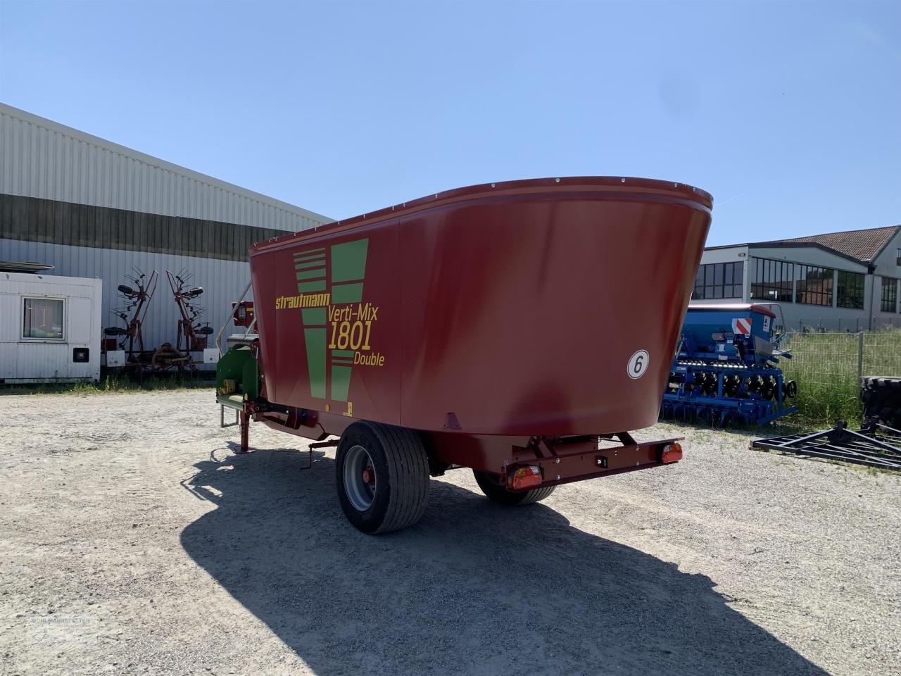 Futtermischwagen of the type Strautmann VERTI-MIX 1801DOUBLE, Neumaschine in Unterdietfurt (Picture 4)