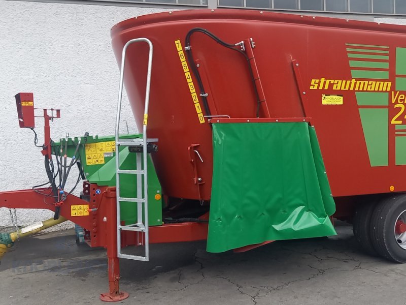 Futtermischwagen del tipo Strautmann Verti-Mix 2401 Double, Gebrauchtmaschine In Wangen (Immagine 1)