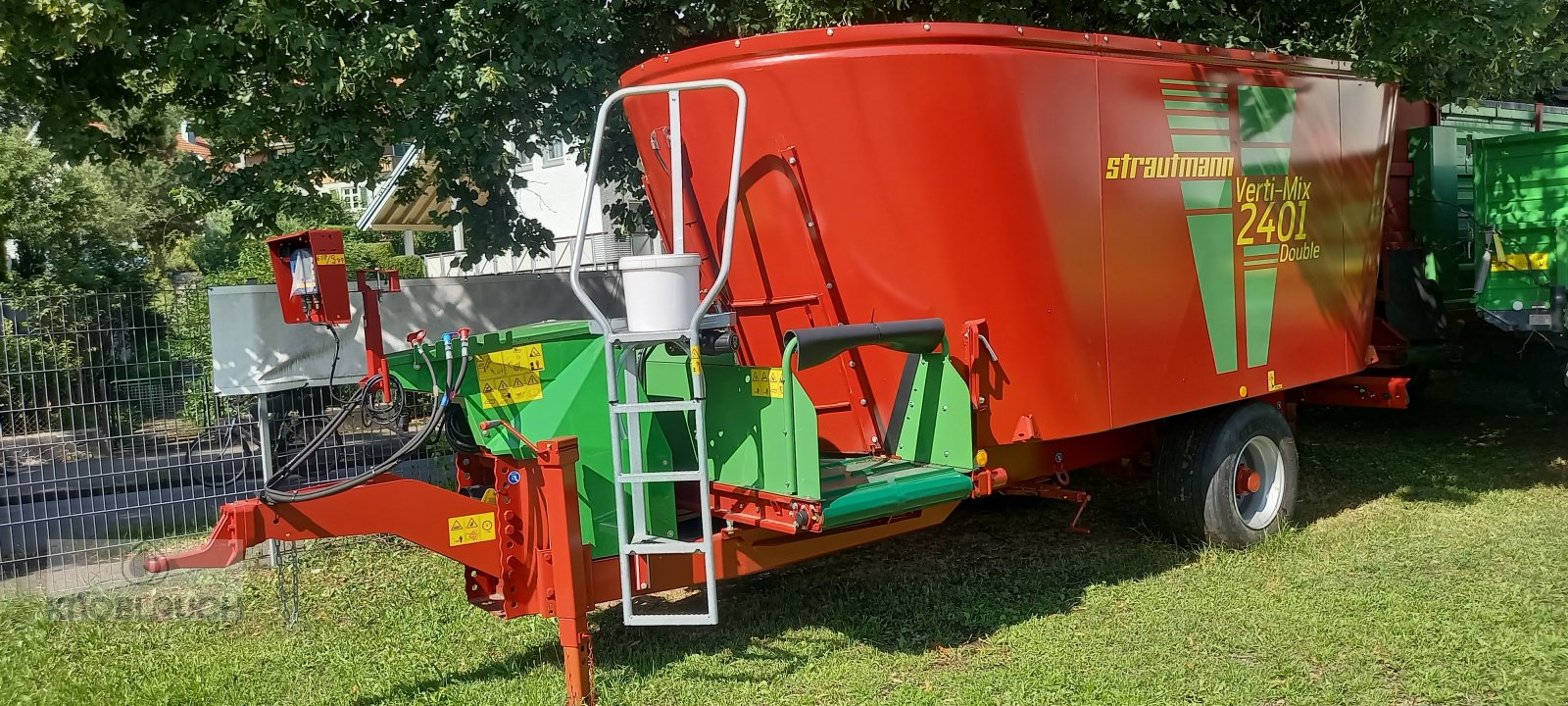Futtermischwagen des Typs Strautmann Verti Mix 2401 Double, Neumaschine in Wangen (Bild 1)