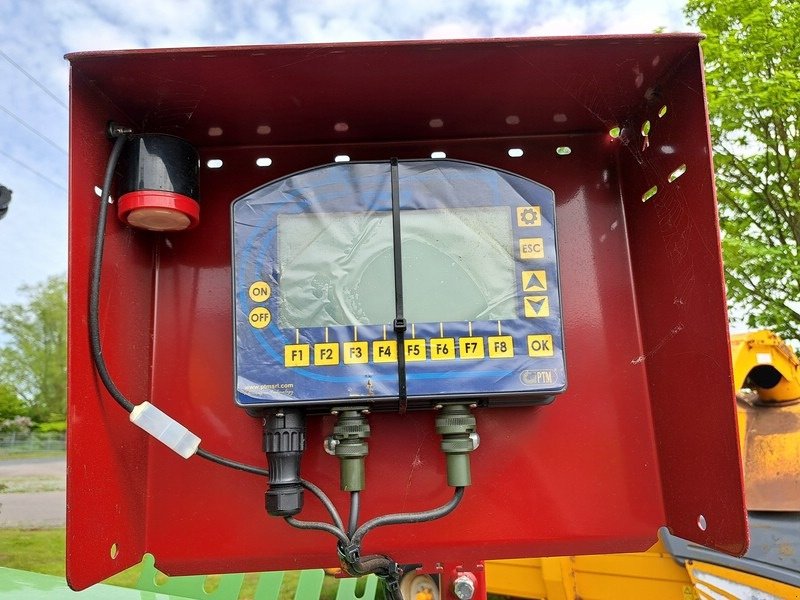 Futtermischwagen of the type Strautmann Verti Mix 2401 Double, Neumaschine in Gülzow-Prüzen OT Mühlengeez (Picture 8)