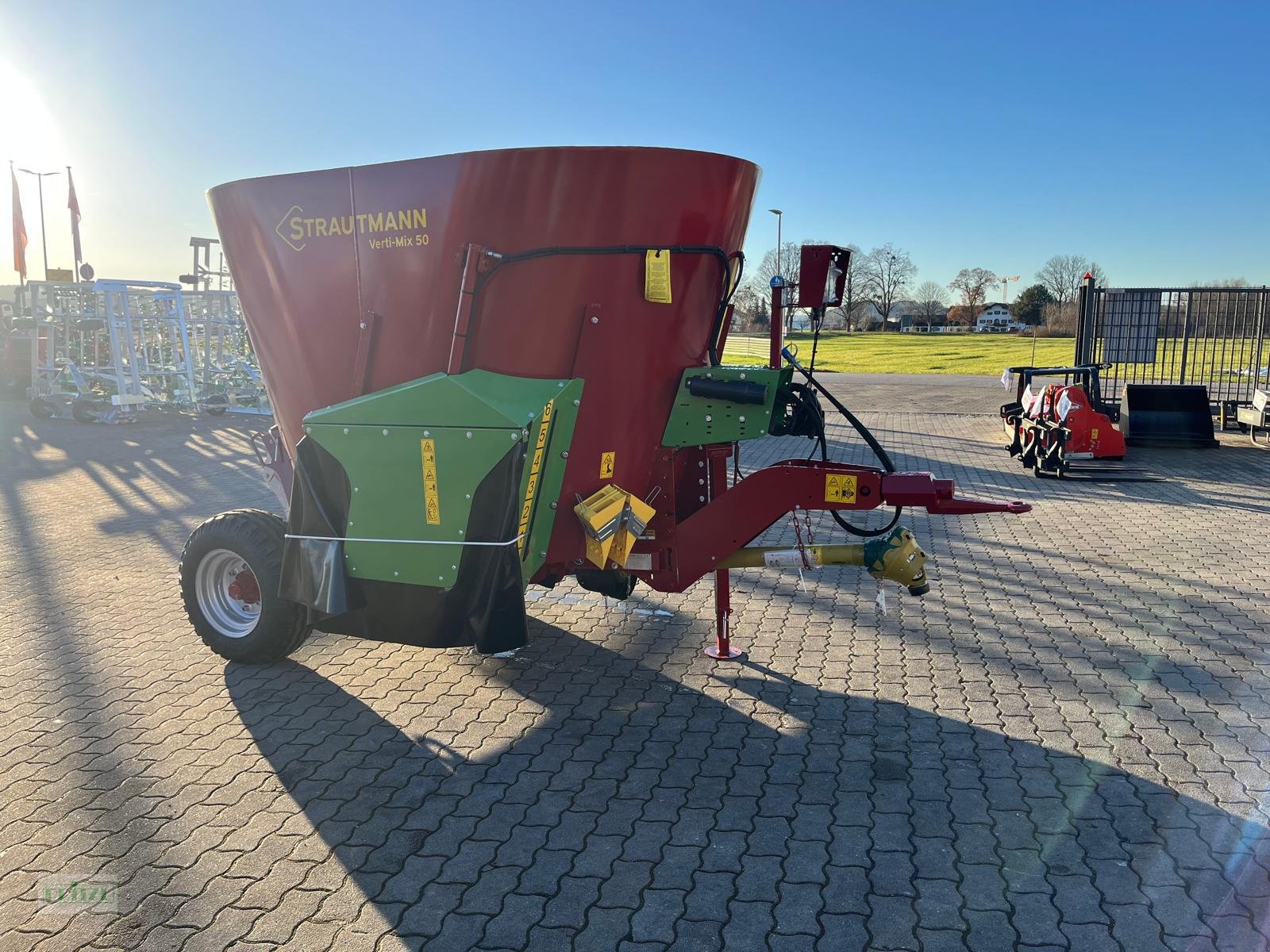 Futtermischwagen of the type Strautmann Verti-Mix 50, Neumaschine in Bruckmühl (Picture 3)