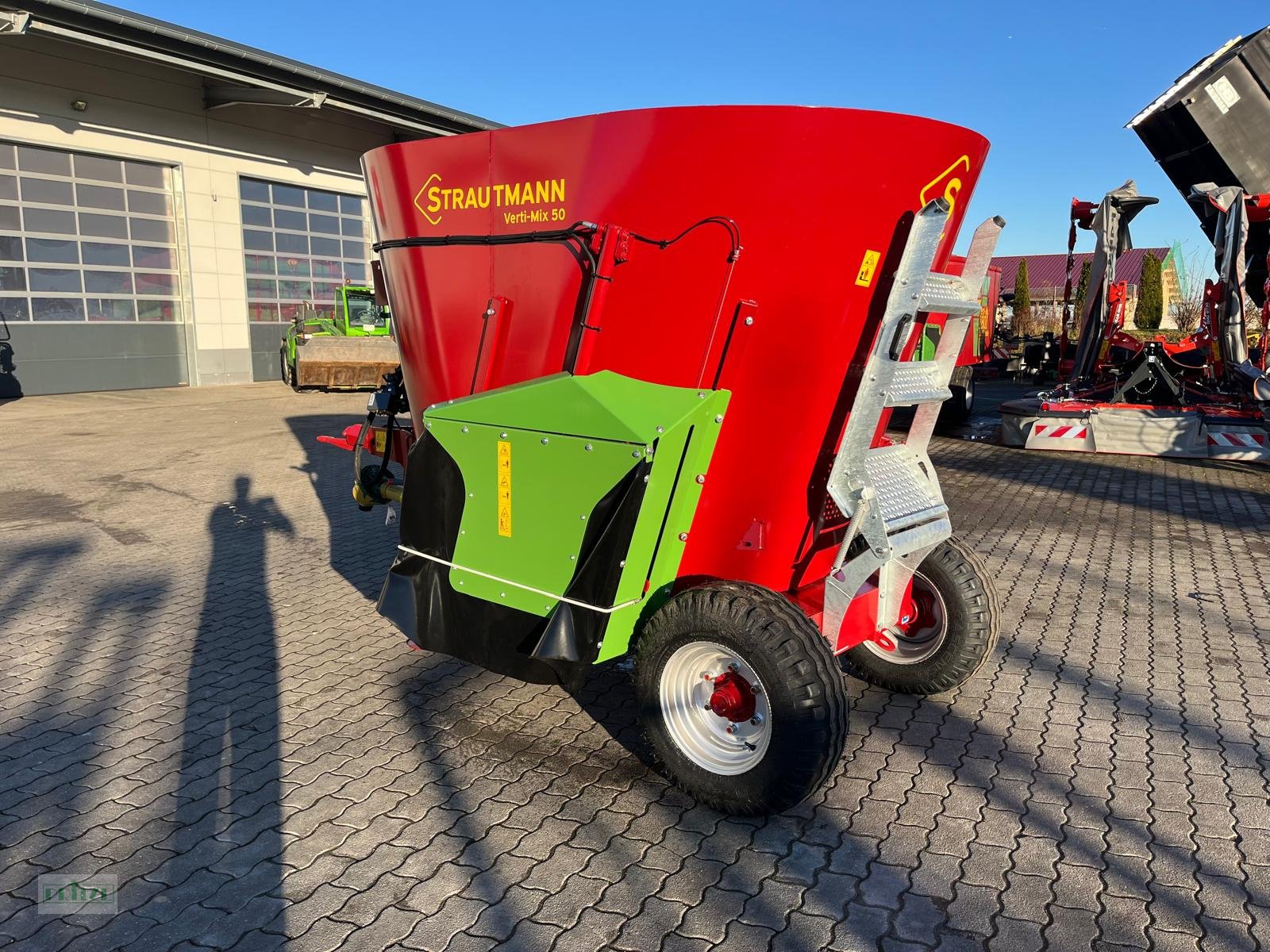 Futtermischwagen of the type Strautmann Verti-Mix 50, Neumaschine in Bruckmühl (Picture 4)