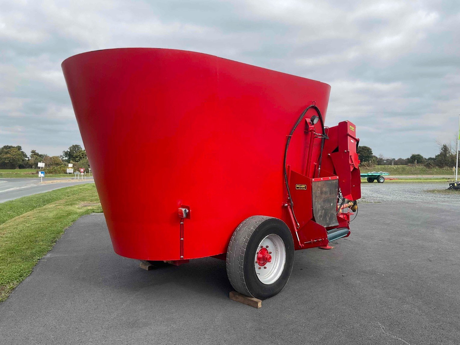 Futtermischwagen a típus Supertino Mélangeuse VM 14 Supertino, Gebrauchtmaschine ekkor: SAINT CLAIR SUR ELLE (Kép 3)