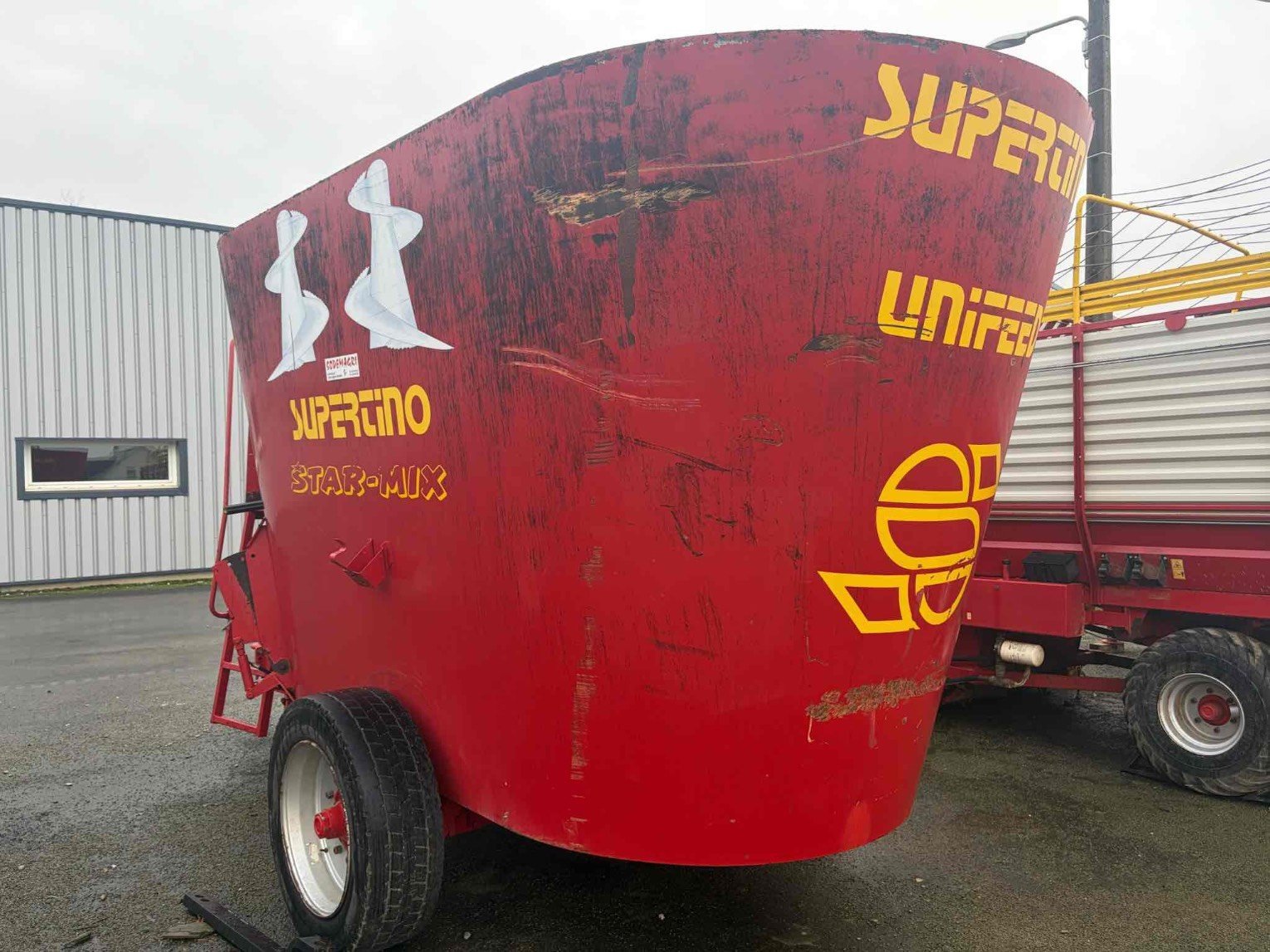 Futtermischwagen za tip Supertino Mélangeuse VM 14 Supertino, Gebrauchtmaschine u SAINT CLAIR SUR ELLE (Slika 3)