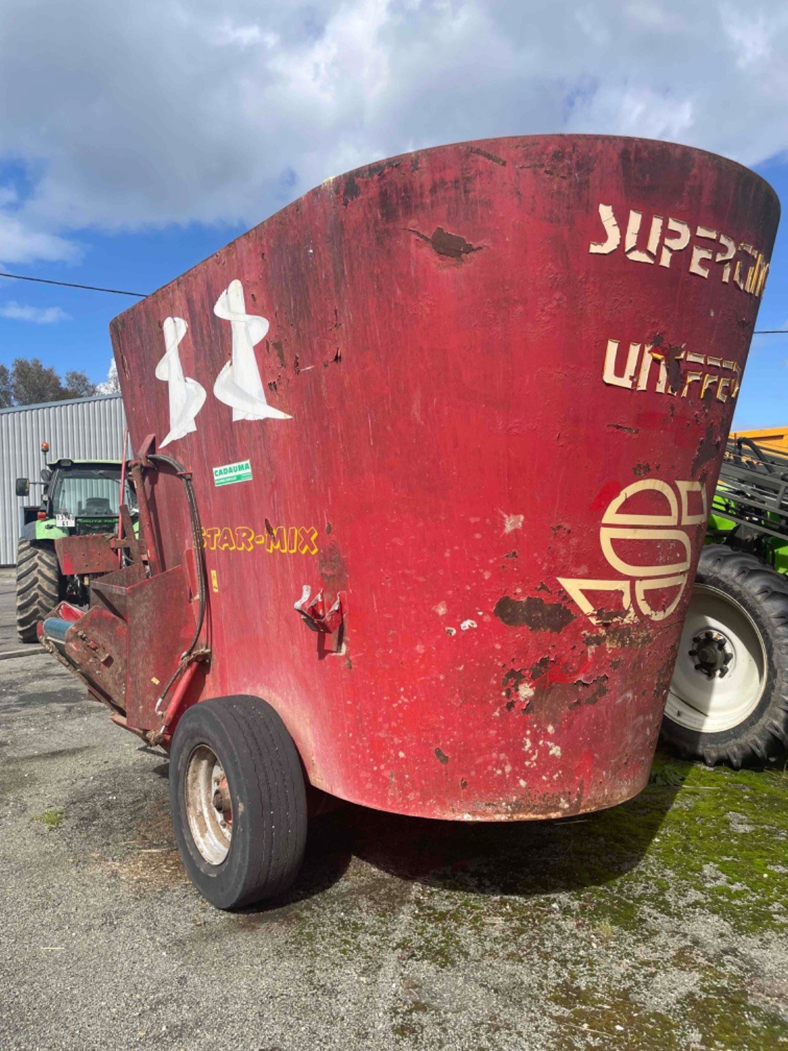 Futtermischwagen Türe ait Supertino Mélangeuse VM 16 Supertino, Gebrauchtmaschine içinde SAINT CLAIR SUR ELLE (resim 2)