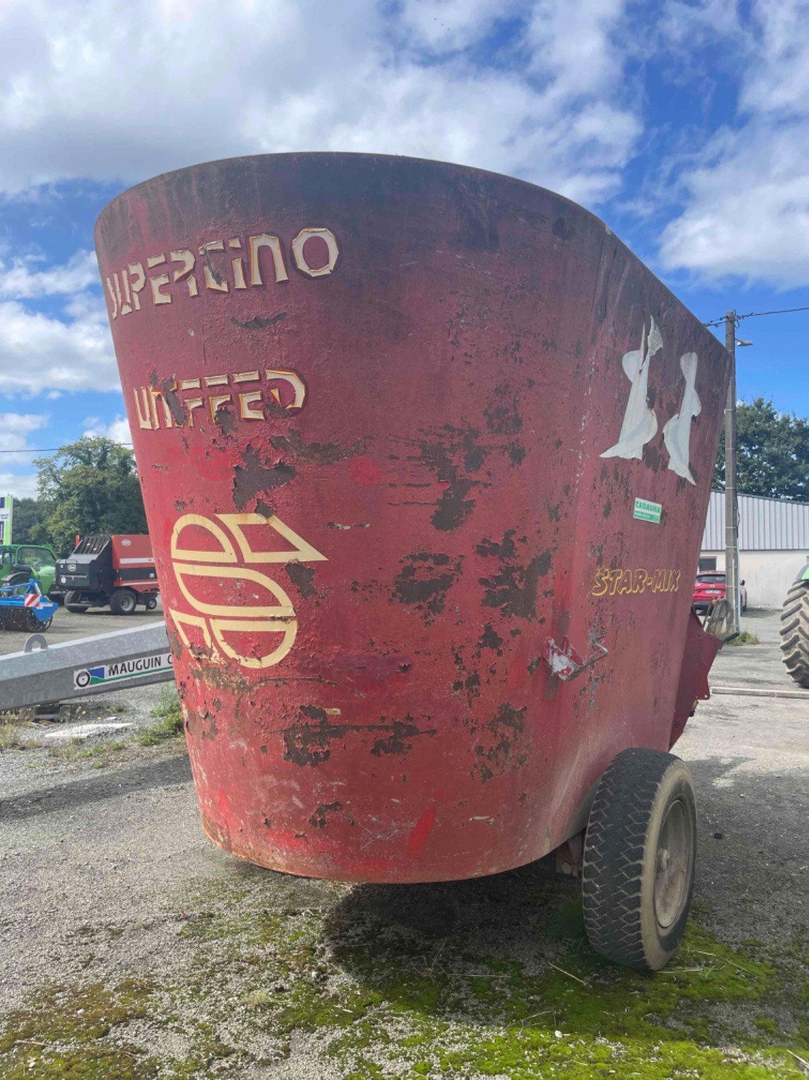 Futtermischwagen Türe ait Supertino Mélangeuse VM 16 Supertino, Gebrauchtmaschine içinde SAINT CLAIR SUR ELLE (resim 4)