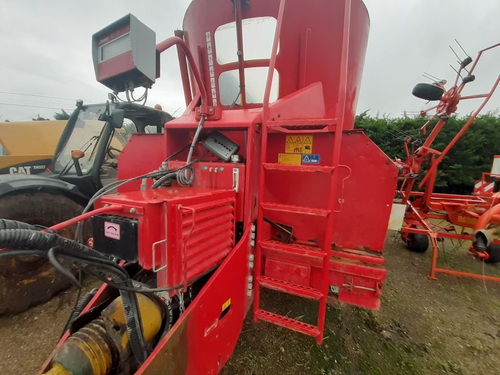 Futtermischwagen des Typs Trioliet 2 2000, Gebrauchtmaschine in UZEMAIN (Bild 2)