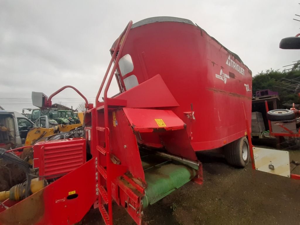Futtermischwagen des Typs Trioliet 2 2000, Gebrauchtmaschine in UZEMAIN (Bild 1)