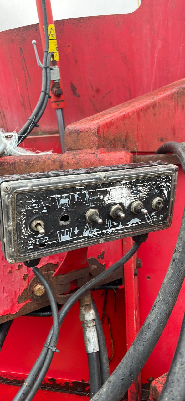 Futtermischwagen del tipo Trioliet Solomix 1-1000, Gebrauchtmaschine In SOUSCEYRAC (Immagine 11)