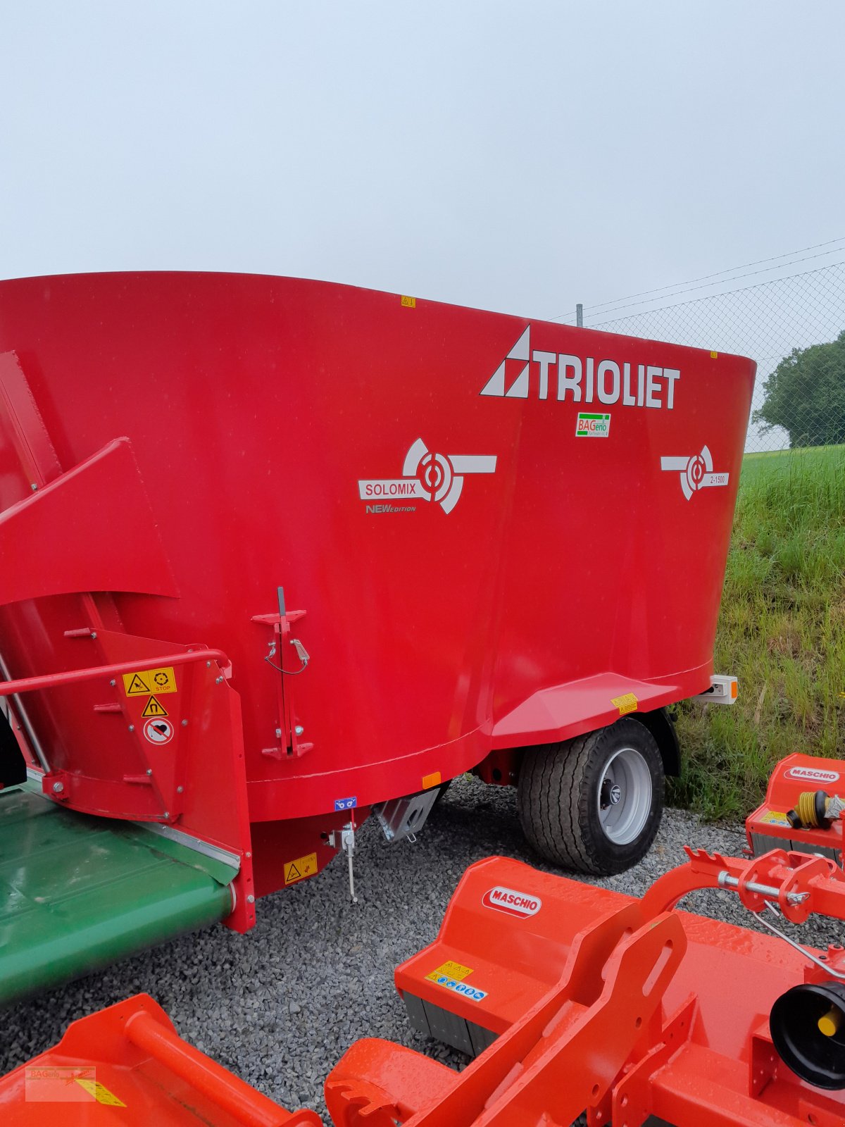 Futtermischwagen of the type Trioliet Solomix 2-1500, Neumaschine in Ingelfingen-Stachenhausen (Picture 1)