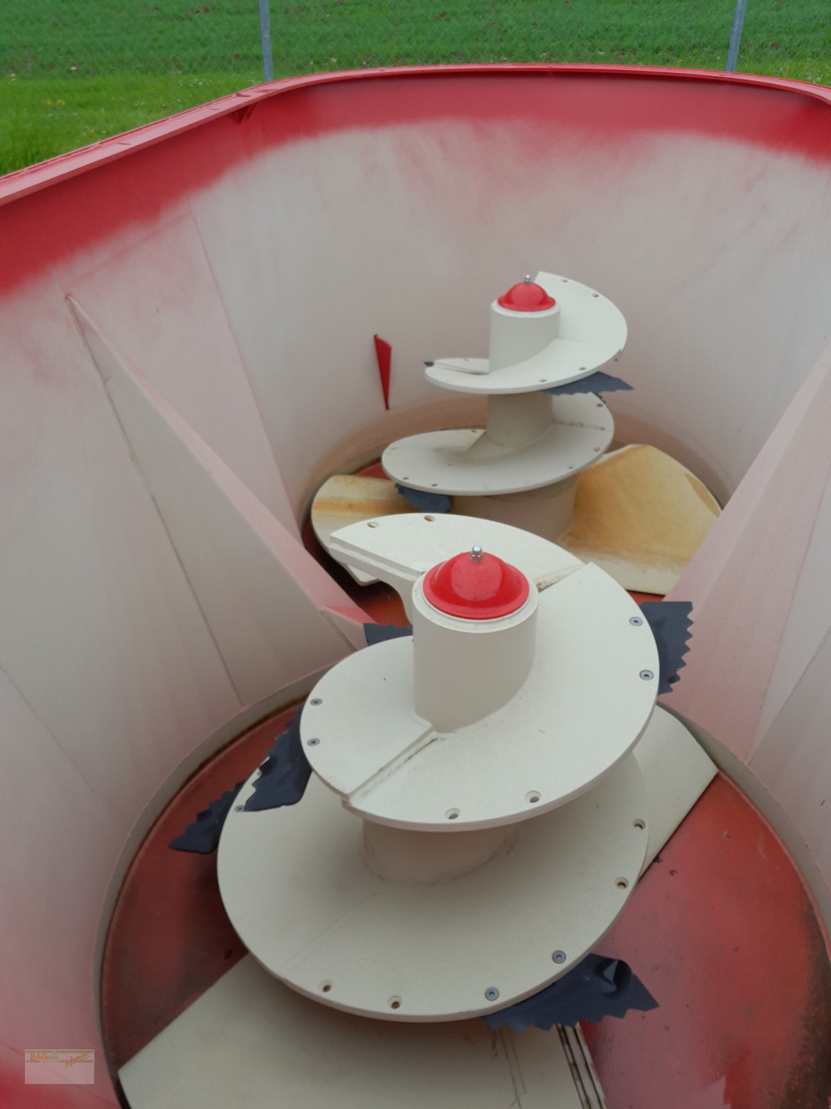 Futtermischwagen of the type Trioliet Solomix 2-1500, Neumaschine in Ingelfingen-Stachenhausen (Picture 3)