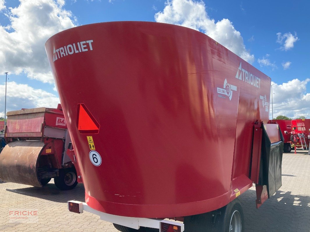 Futtermischwagen of the type Trioliet Solomix 2 2000 ZK, Neumaschine in Bockel - Gyhum (Picture 10)