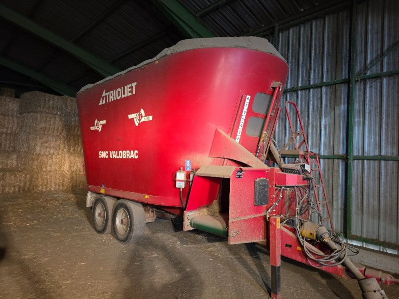 Futtermischwagen del tipo Trioliet Solomix2-2400, Gebrauchtmaschine en Calmont