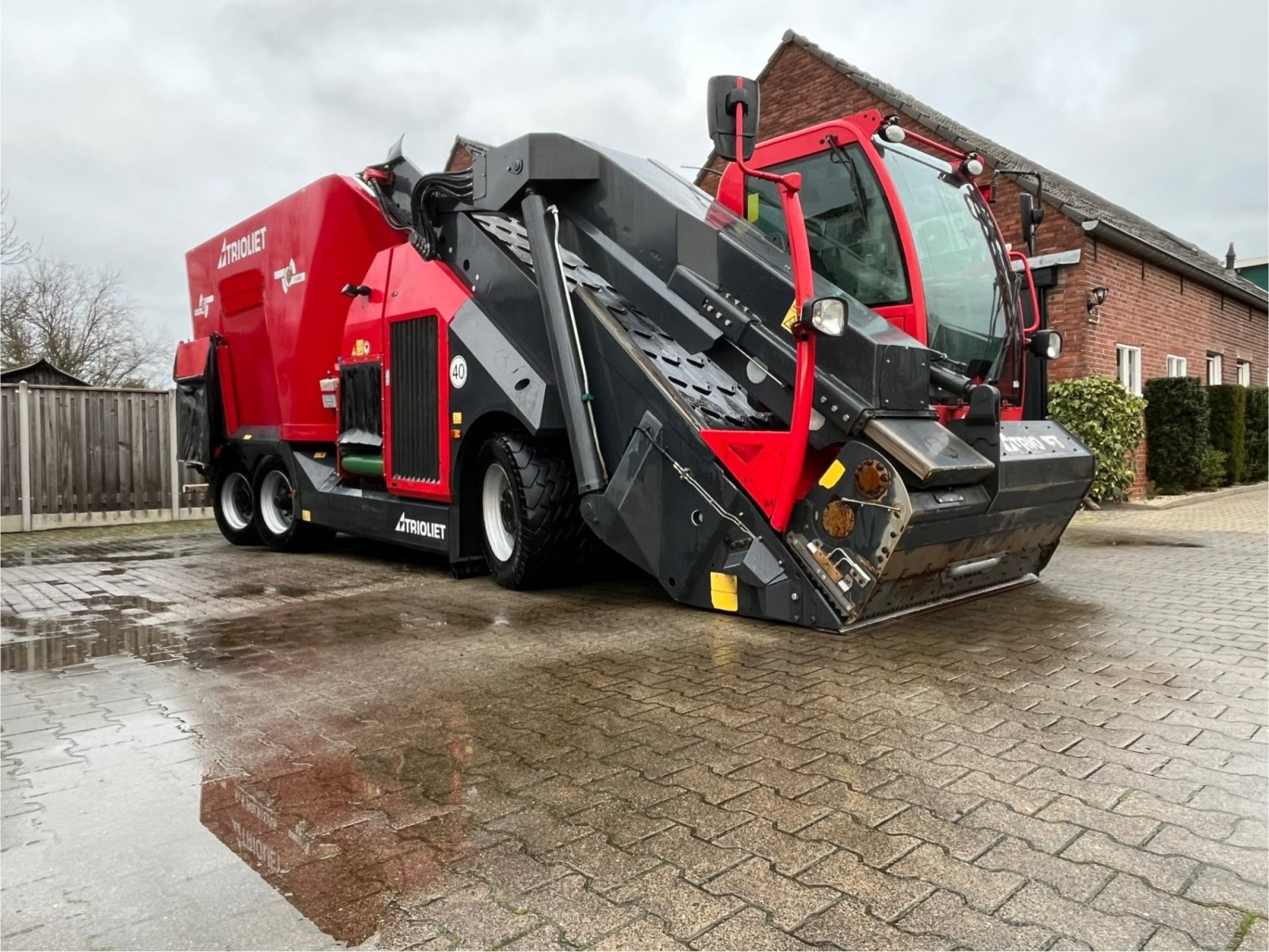 Futtermischwagen tipa Trioliet Triotrac 2400 VL, Gebrauchtmaschine u Lintelo (Slika 1)