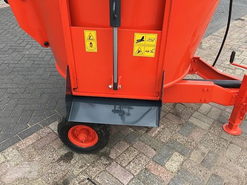 Futtermischwagen del tipo Vemac Futtermischwagen Futterwagen Boxer FM200S Anhänger Futter NEU, Neumaschine In Sülzetal OT Osterweddingen (Immagine 4)