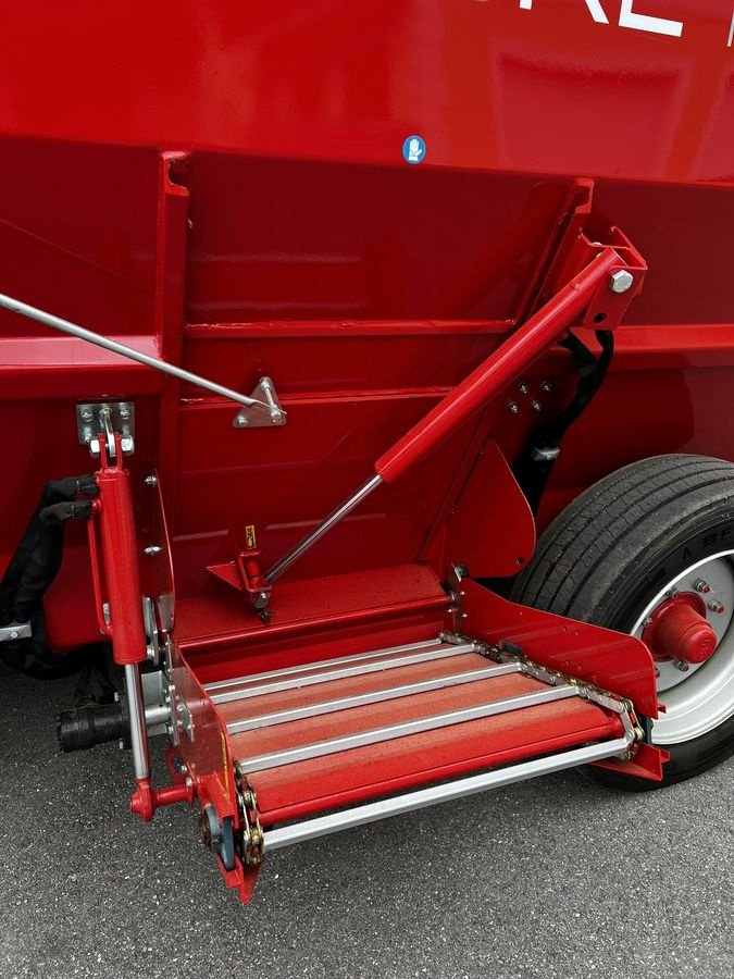 Futtermischwagen del tipo Zago Sabre NT 110, Neumaschine In Pischelsdorf (Immagine 9)