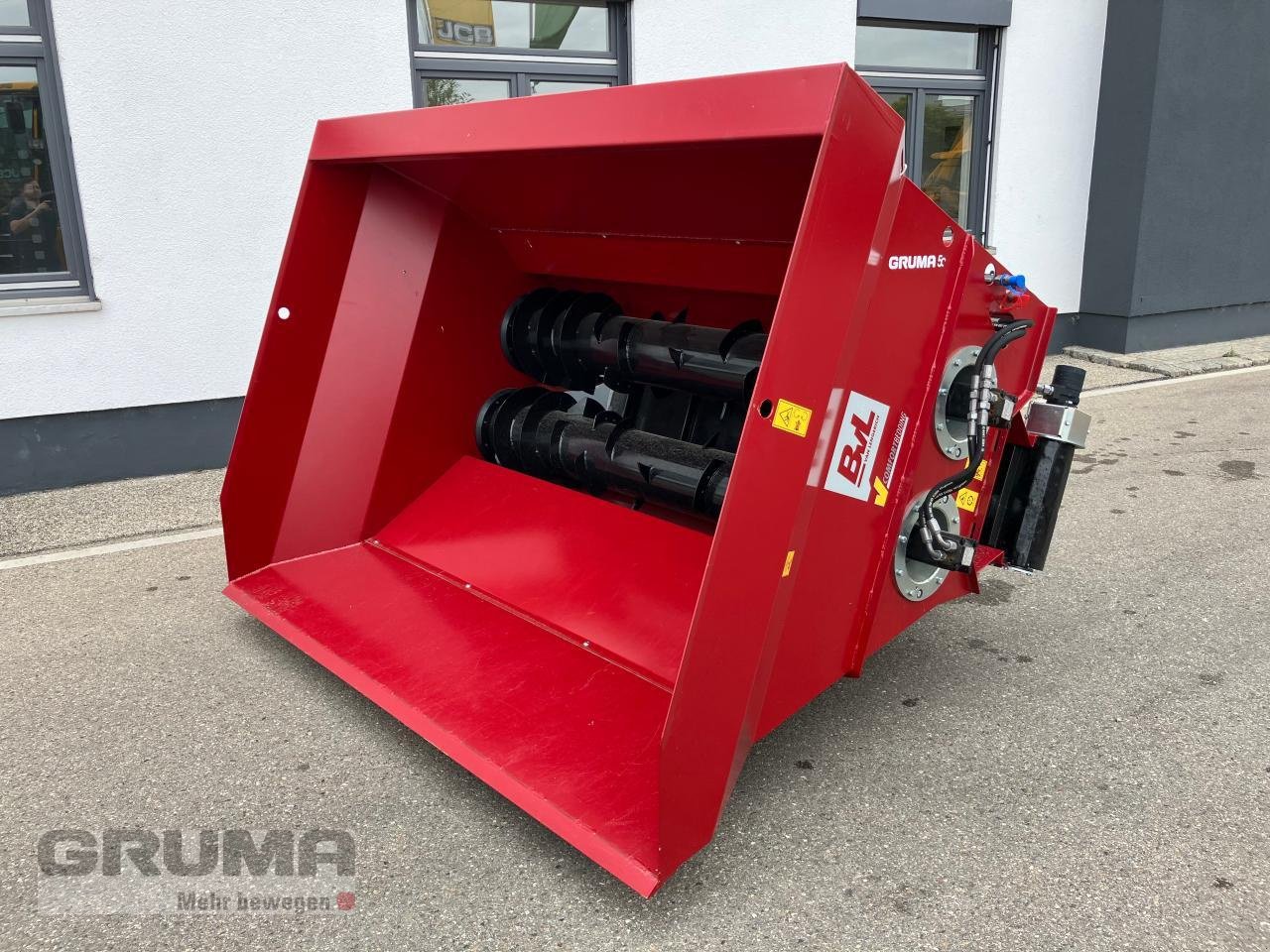 Futterverteilwagen des Typs BVL V-Comfort Bedding 3000, Neumaschine in Friedberg-Derching (Bild 1)