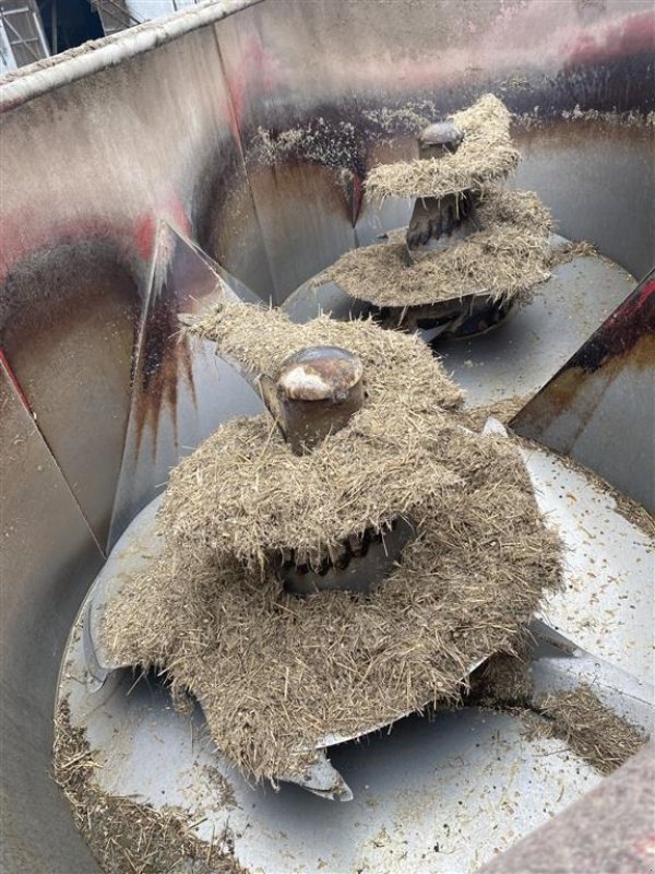 Futterverteilwagen typu BVL V-Mix 20-2S vognen er stadig i brug. kommer fra ophørs brug., Gebrauchtmaschine v øster ulslev (Obrázek 10)