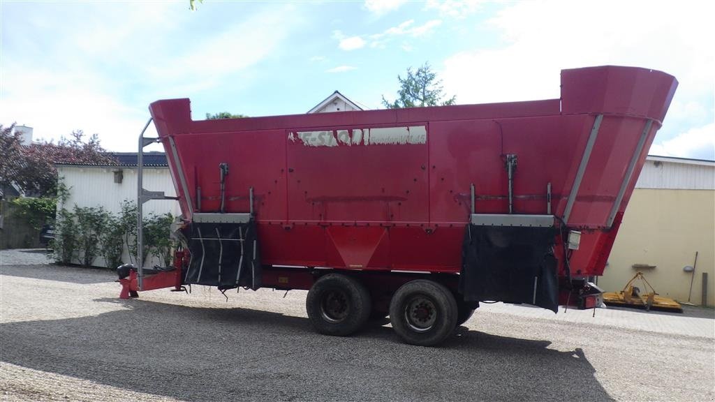 Futterverteilwagen del tipo JF Stoll VM45-3 Affjedret drejbar bogiaksel . Trådløst vejesystem. Smørebank for undervogn.udfodringsluger VF+VB+HB. laver overbygning i en side, Gebrauchtmaschine In Ringsted (Immagine 5)