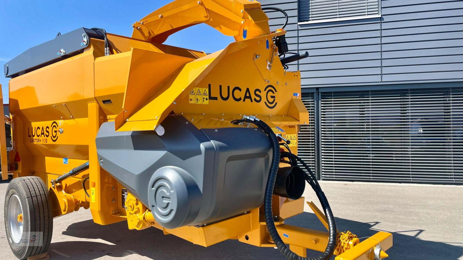 Futterverteilwagen des Typs Lucas Castor 60 G, Neumaschine in Mahlberg-Orschweier (Bild 3)