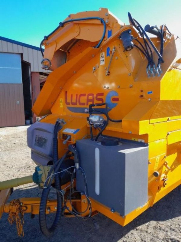 Futterverteilwagen van het type Lucas CASTOR + 60 R, Gebrauchtmaschine in SAINTE GENEVIEVE SUR AGENCE (Foto 3)