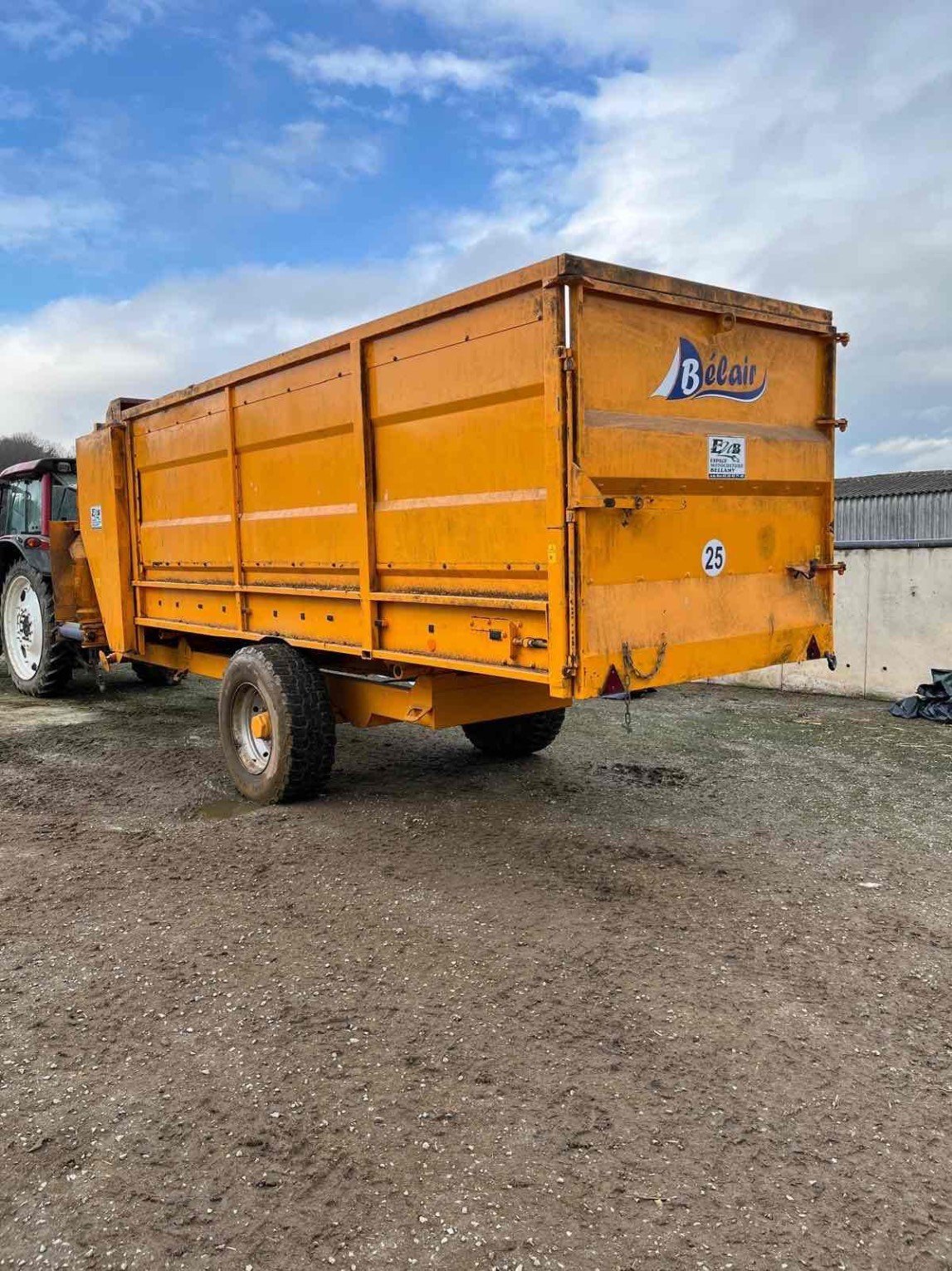 Futterverteilwagen za tip Sonstige Remorque distributrice CORSAIRE1702 . Belair, Gebrauchtmaschine u SAINT CLAIR SUR ELLE (Slika 3)