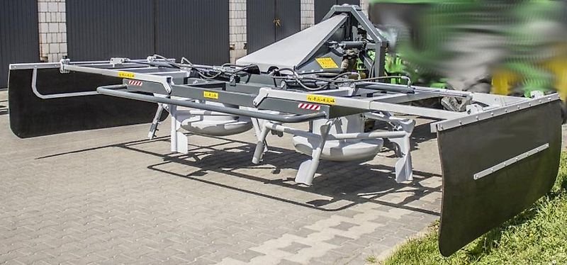 Futterverteilwagen des Typs Sonstige Silageverteiler Breitverteiler Siloverteiler Futterverteiler, Gebrauchtmaschine in Schmallenberg (Bild 2)