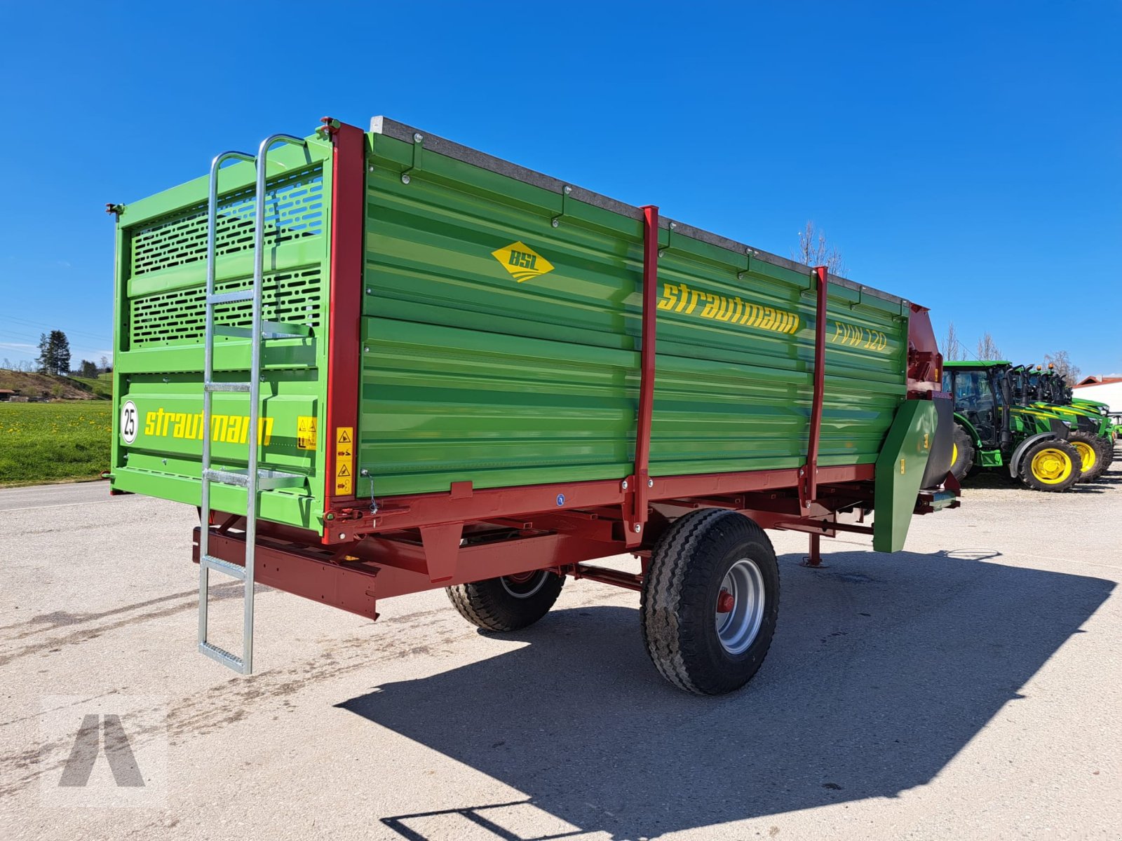 Futterverteilwagen des Typs Strautmann FVW 120, Neumaschine in Antdorf (Bild 5)